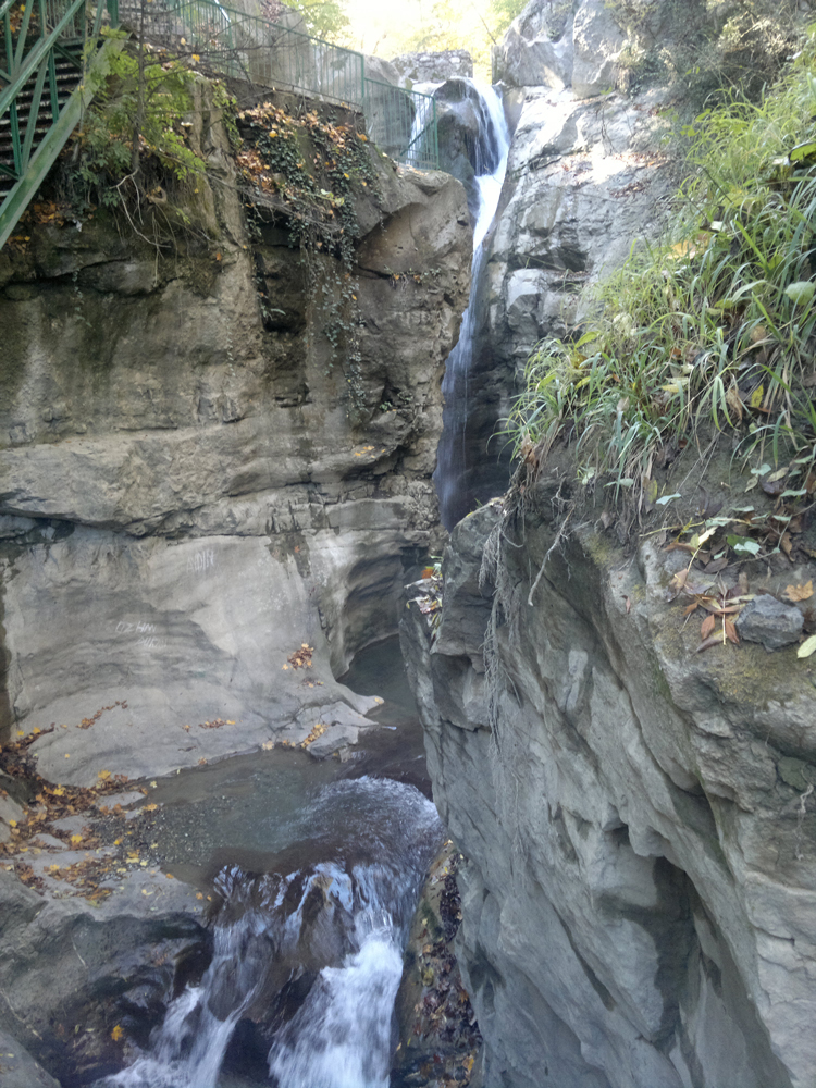 Düzce-Samandere-Şelalesi-Tabiat-Anıtı3.jpg